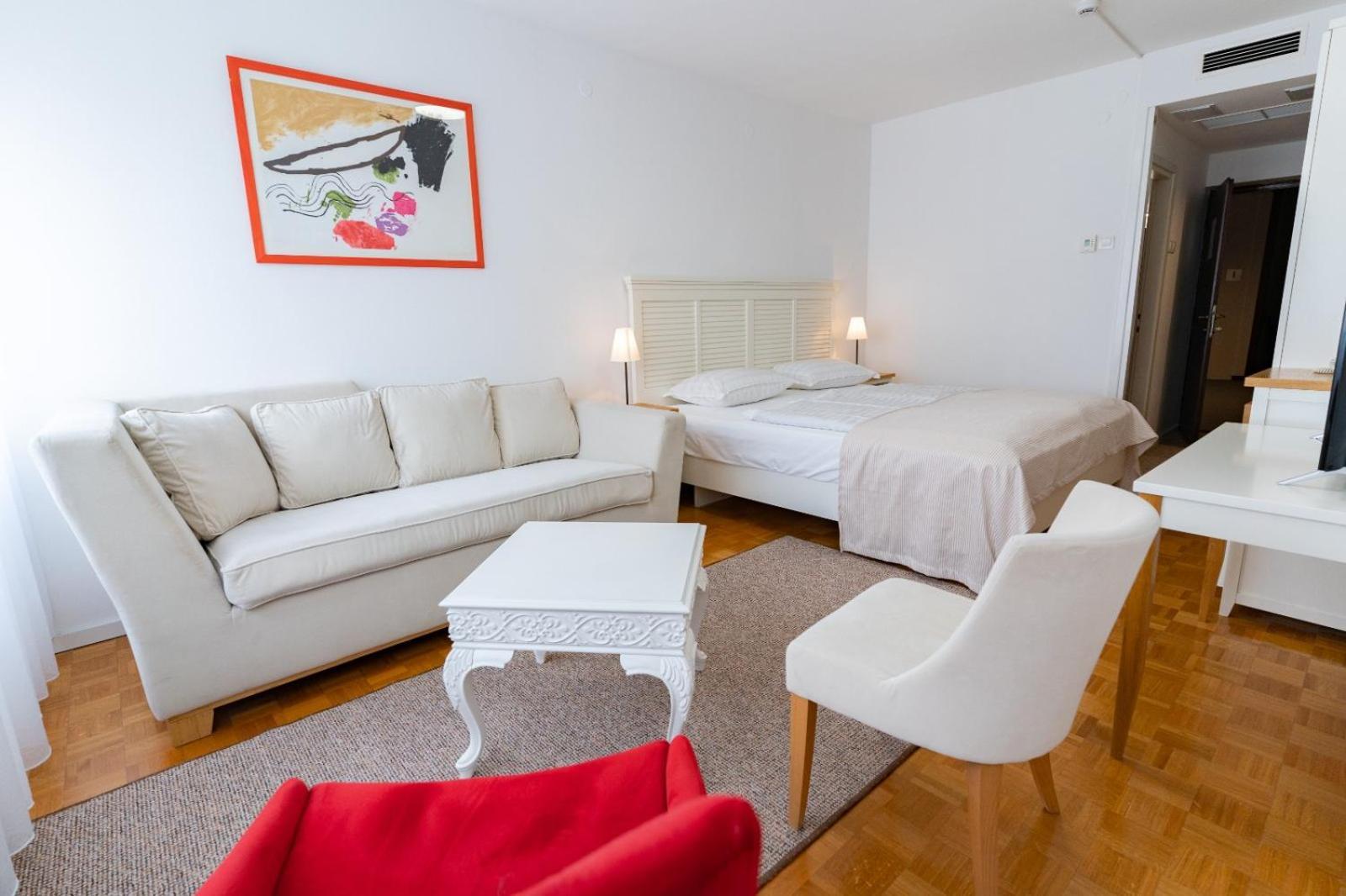 Artearia Hotel Bjelovar Extérieur photo